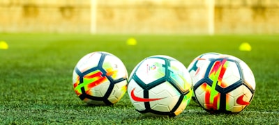 数据中心大屏展示各类实时体育赛事数据图表